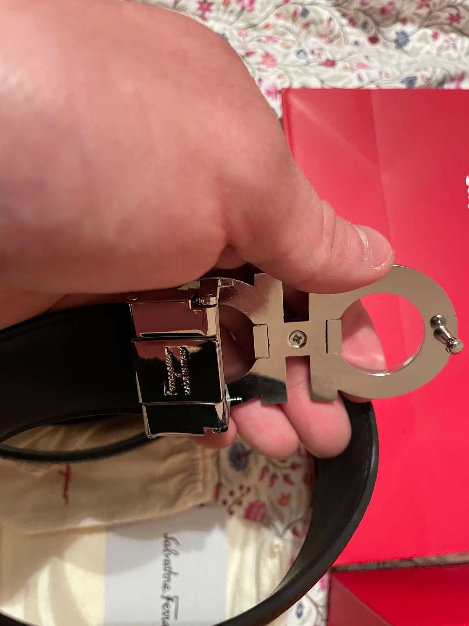 Curea Salvatore Ferragamo originala in cutie
