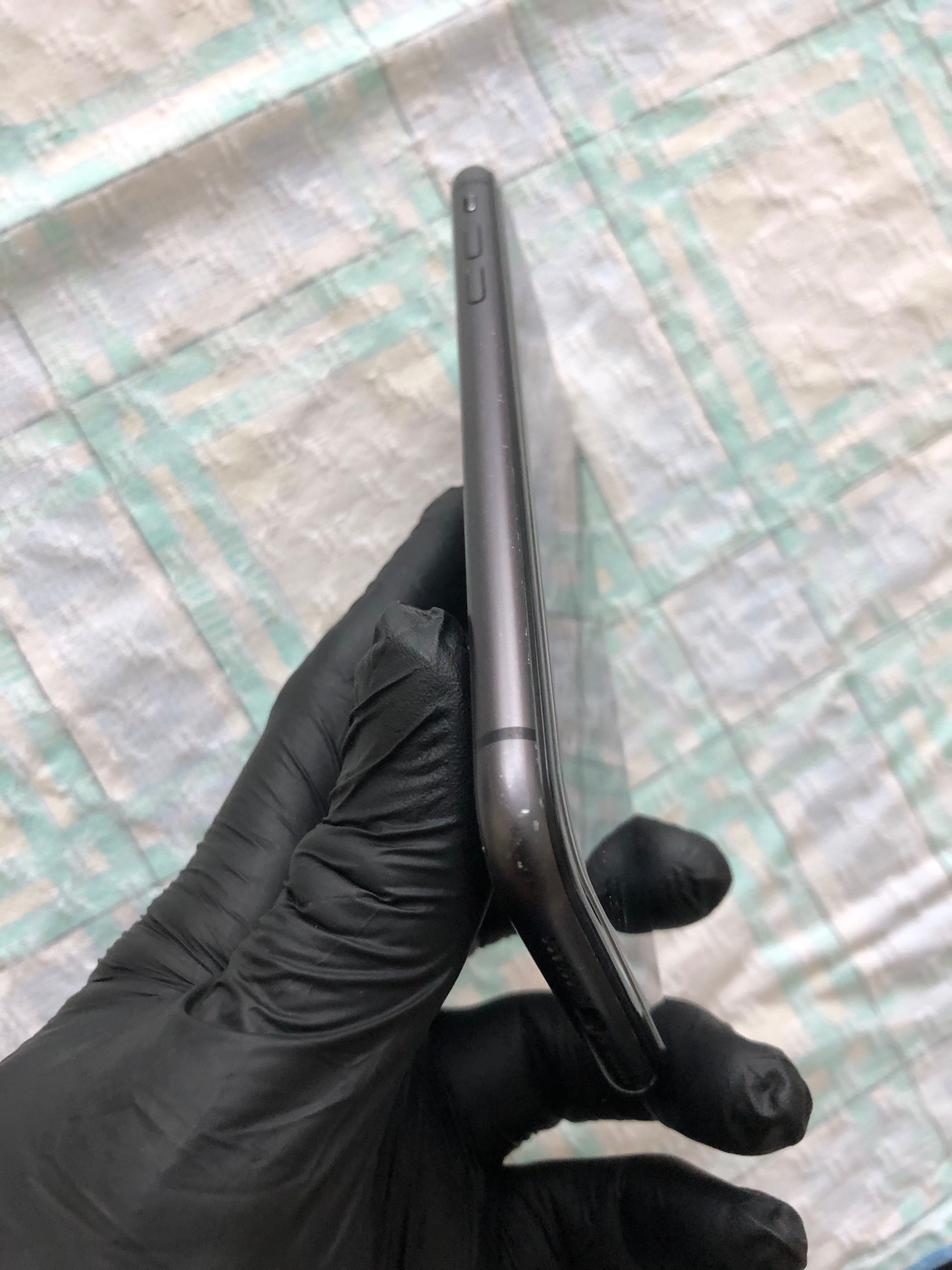 Продавам iPhone 11 128gb black