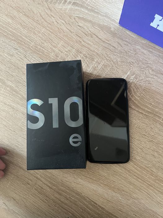 Samsung S10e 128гб