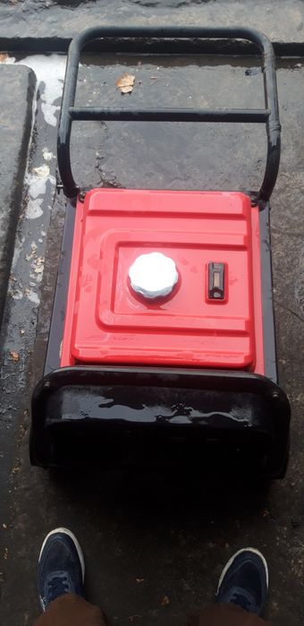 3кв движок  сотилади срочна