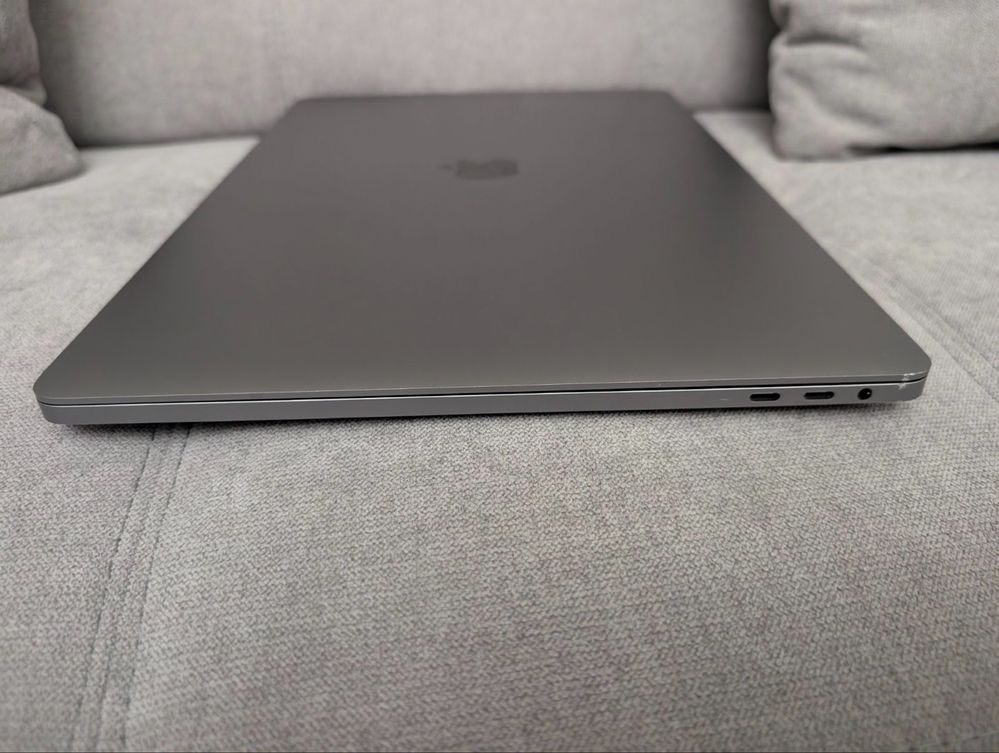 Apple mackbook pro 16 I9 64GB 1TB RX 5500M 8GB