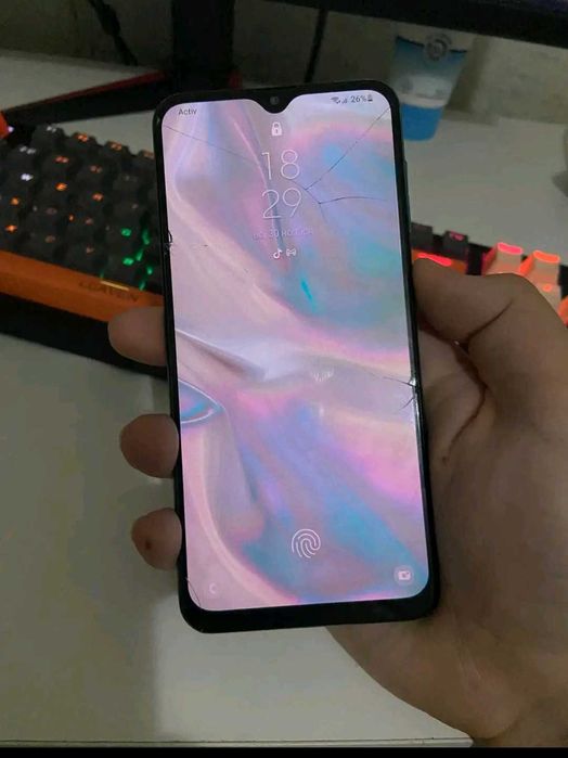 Самсунг а30с бюджетни