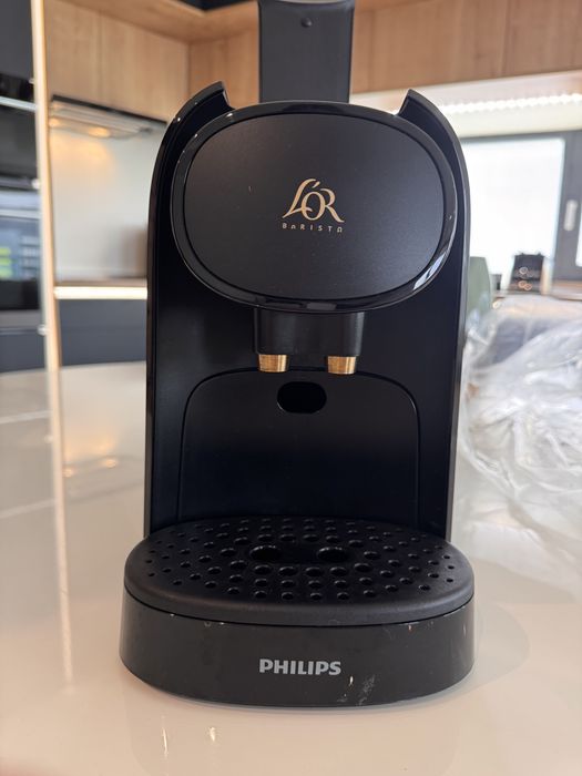 Espressor Phillips L’or Barista - piano noir, foarte putin folosit