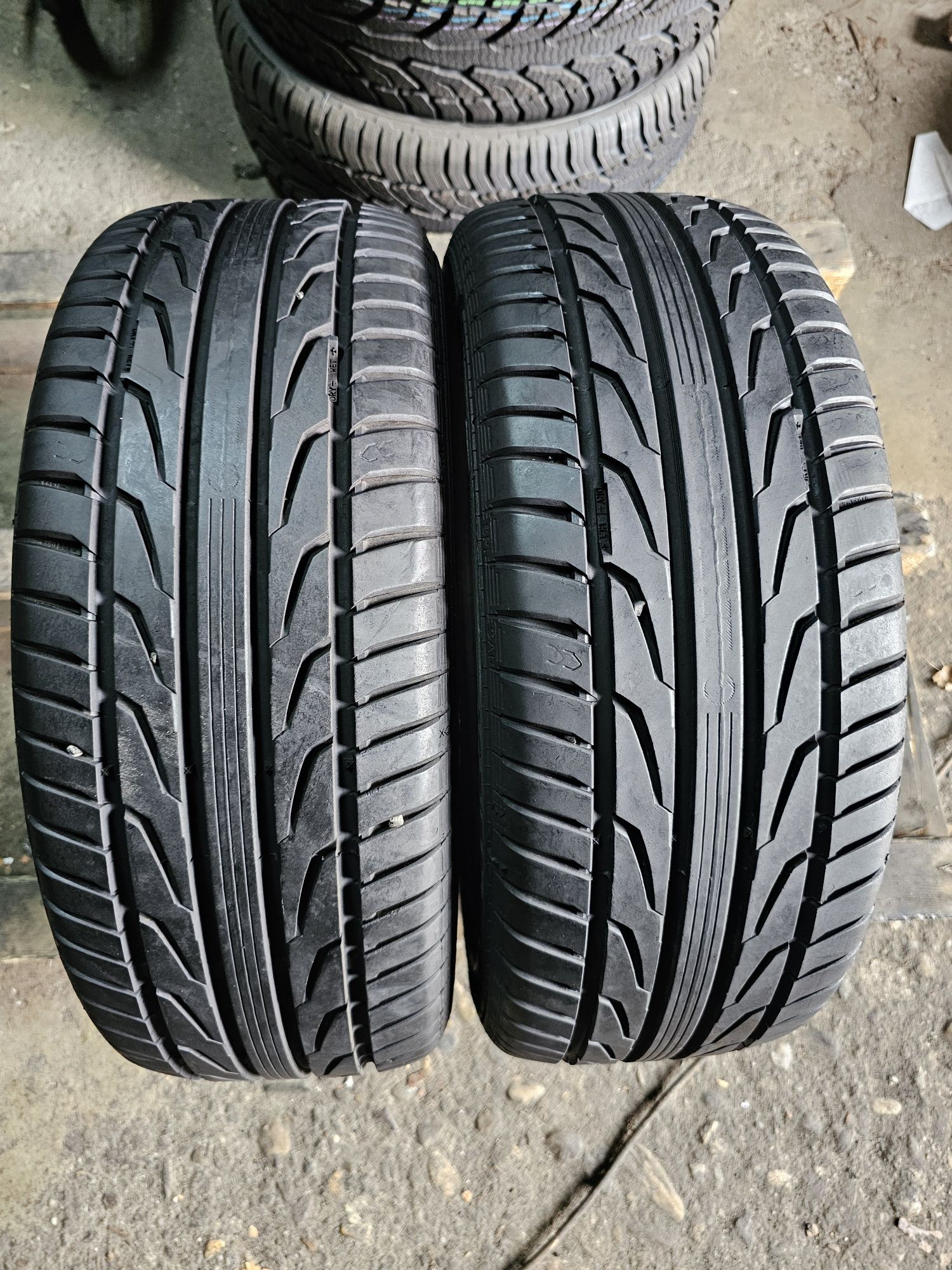 2 anvelope vara 195 50 15 Semperit 7.5mm