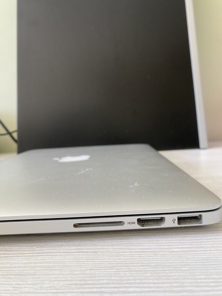 Macbook pro 13 2015 intel Core i5 8GB