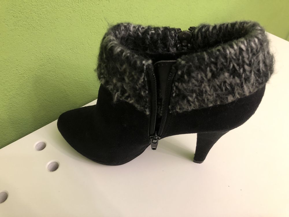 Botine negre piele intoarsa marimea 38