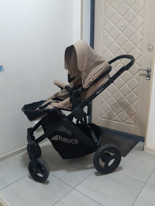 Детская коляска.