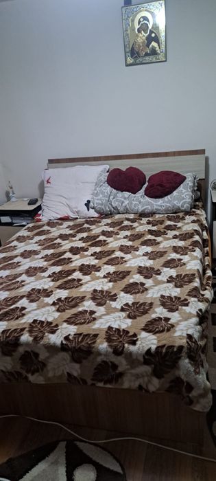 Vand pat cu noptiere si saltea