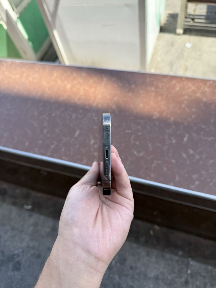 Iphone 12 pro max yaxshi xolatda