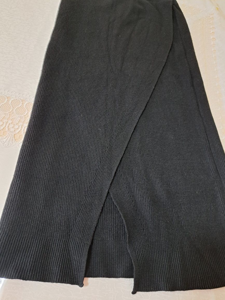 Черноя трикотажная юбка