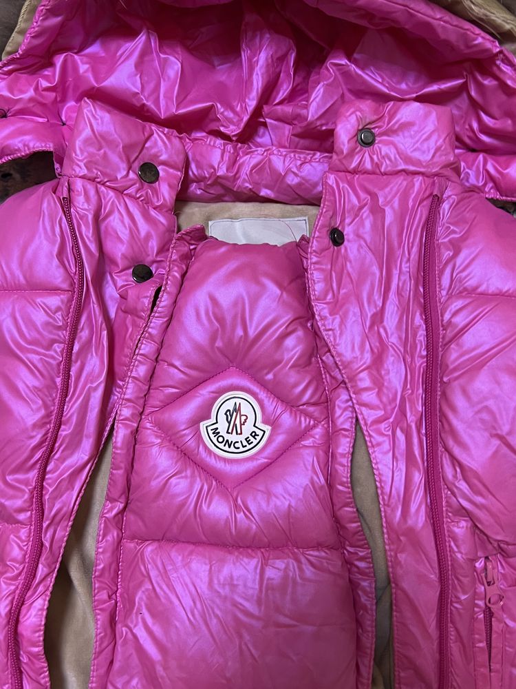 Продам комбенизон MONCLER для девочки