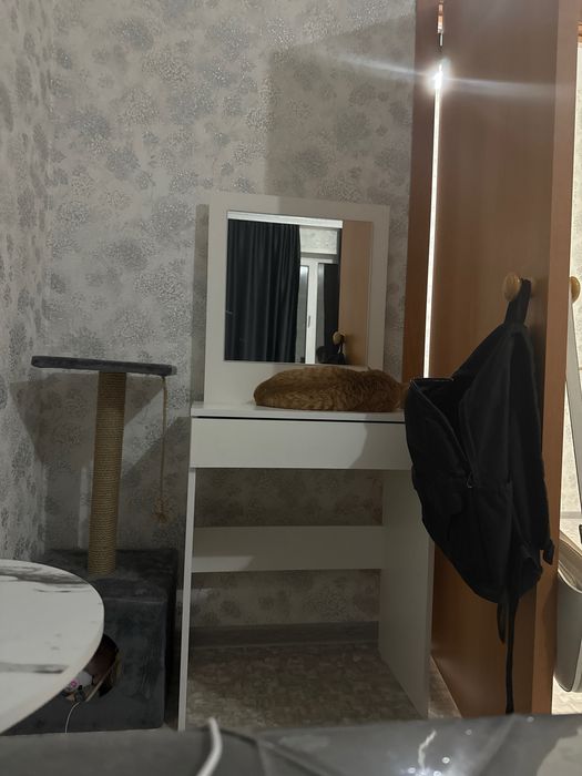 продам туалетный столик