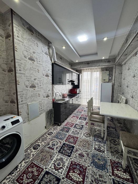 Сдается 3 х комнатная квартира на 6 этаже Крытый рынок 550 $