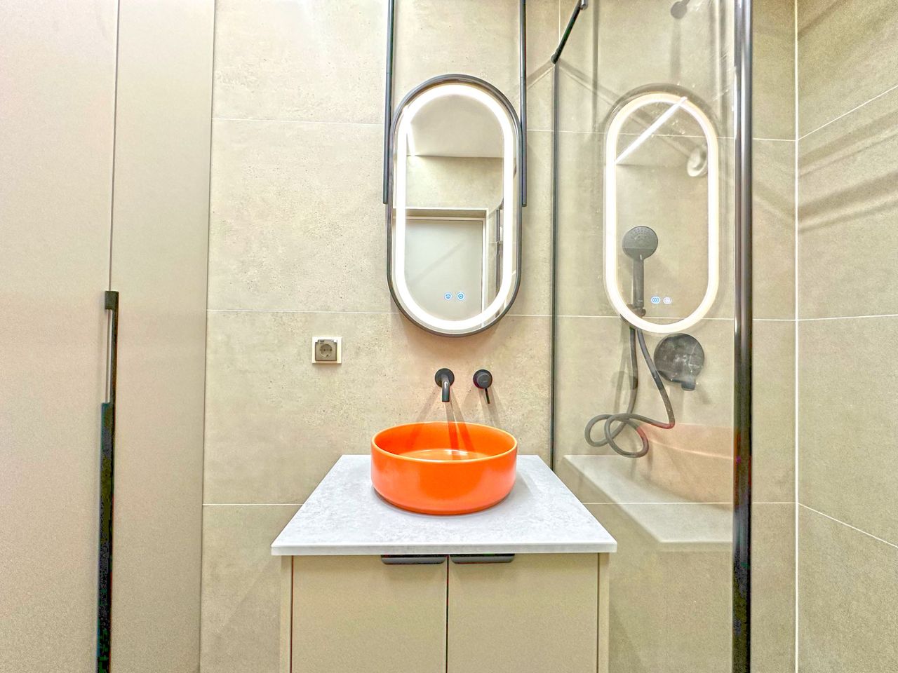 Продава се Тристаен апартамент в София, Младост 4 - 107 кв.м за 3272 €/кв.м - Снимка #11