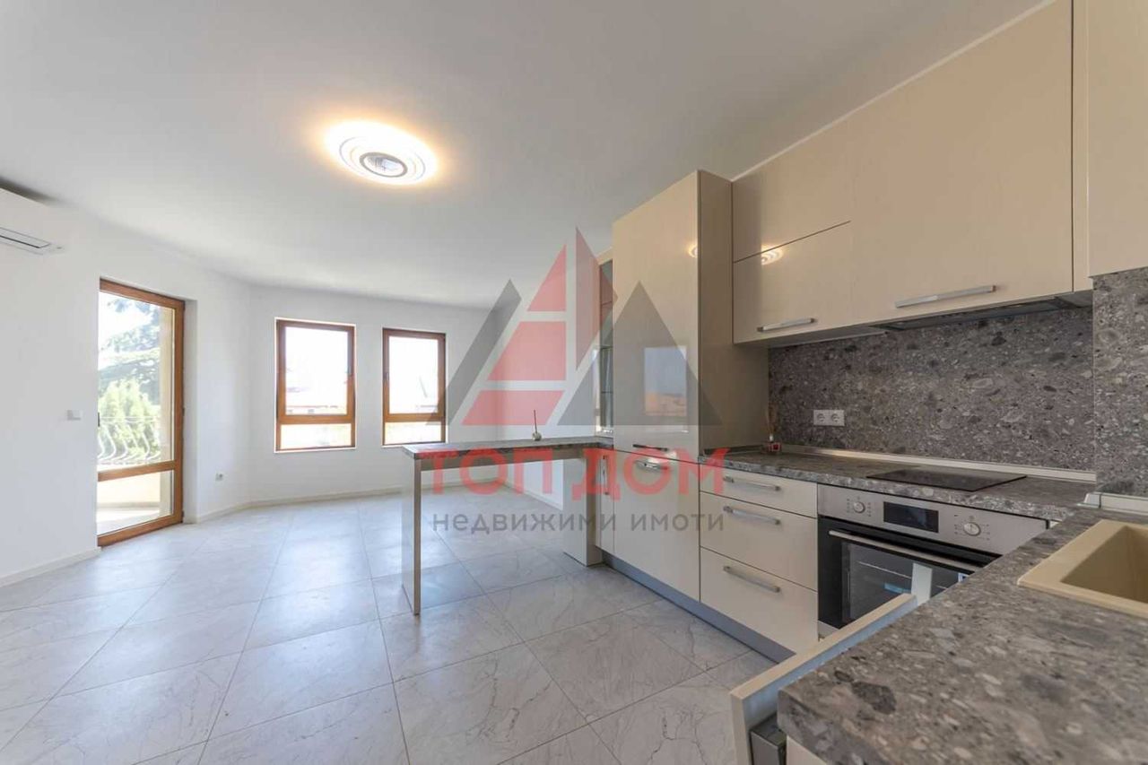 Продава се Тристаен апартамент в Варна, м-т Траката - 100 кв.м за 2280 €/кв.м - Снимка #3