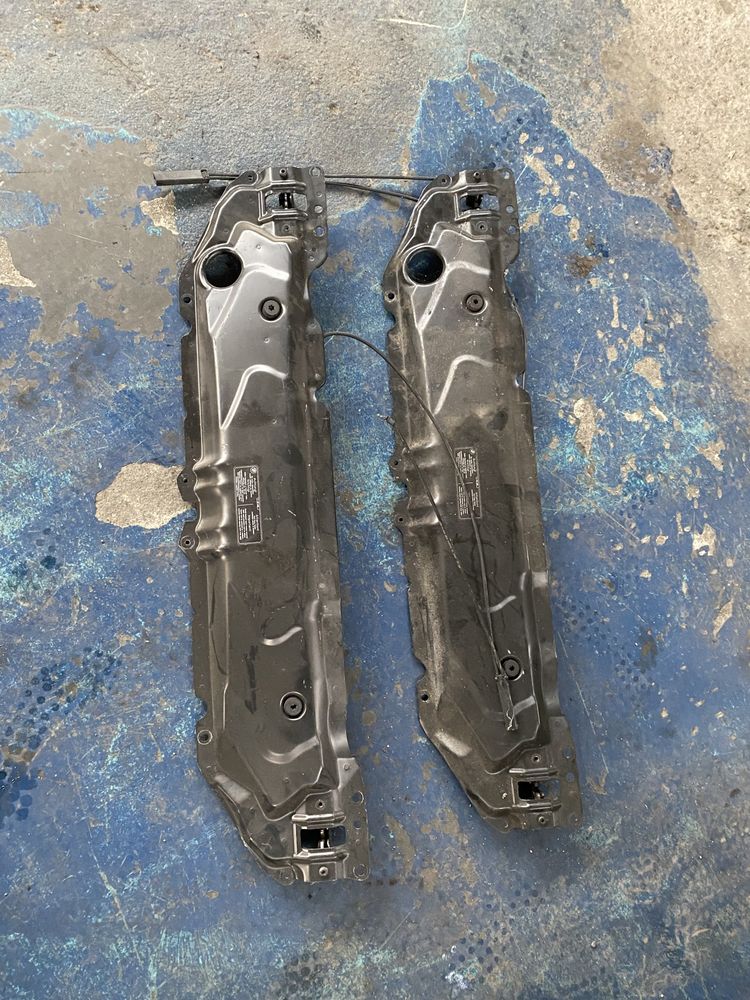 Traversa trager cu broaste capota bmw e60 e61 lci