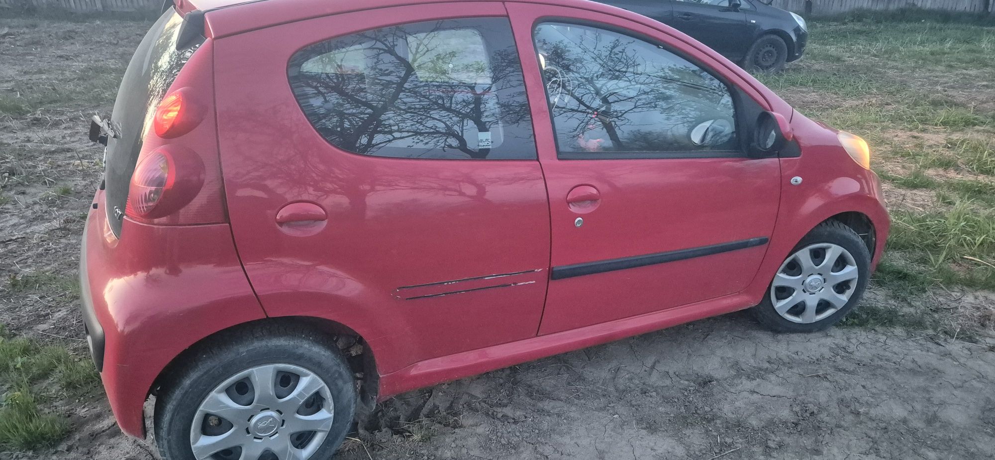 Dezmembrez peugeot 107 an 2010. 1.0i