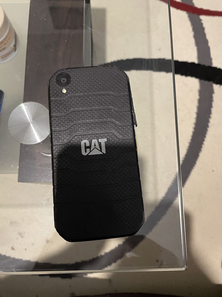 Cat s41 Ударо и водоустойчив телефон