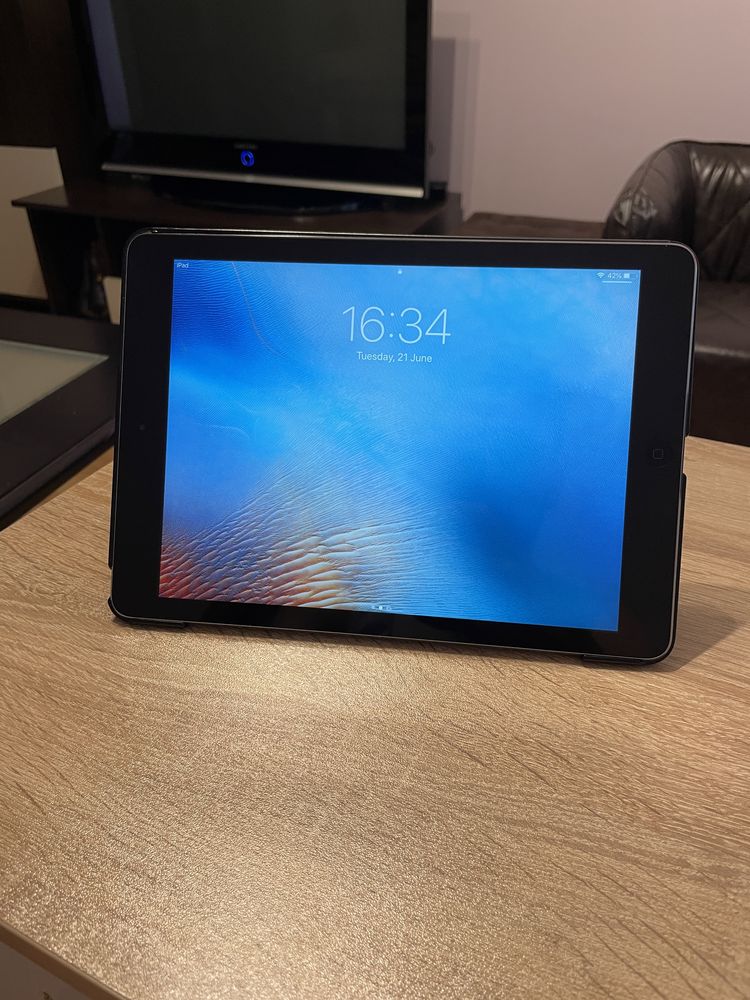 IPad Air (1474) 1st Gen, 16GB, Wi-Fi, 9.7 инча дисплей