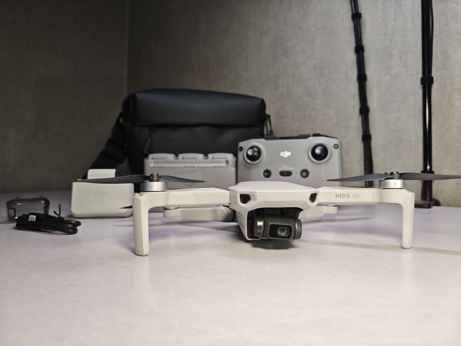 Дрон dji Mini 4k fly more combo плюс карта памет 128GB