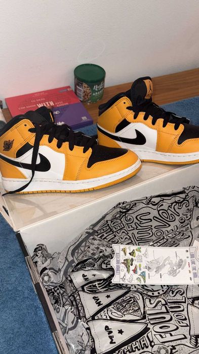 Adidasi Nike ,o singura purtare