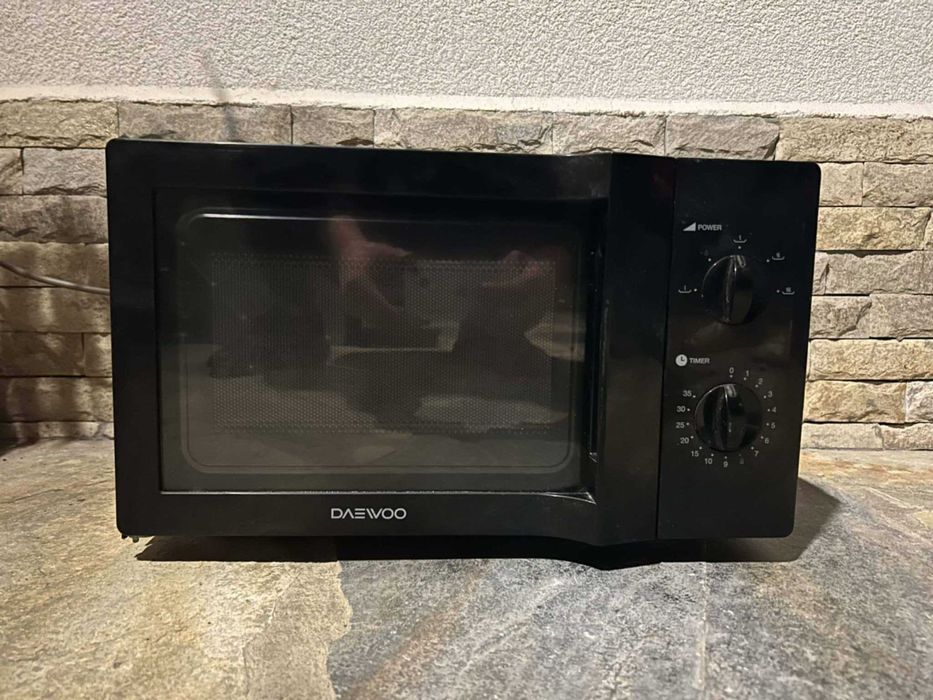 Микровълнова фурна Daewoo в отлично състояние .