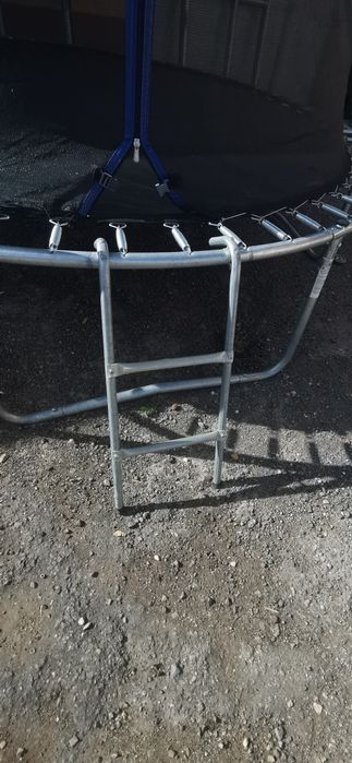 Vand trambulină în stare foarte bună