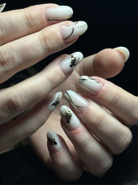 Manichiură cu Gel – Frumusețe la Fiecare Gesticulare!