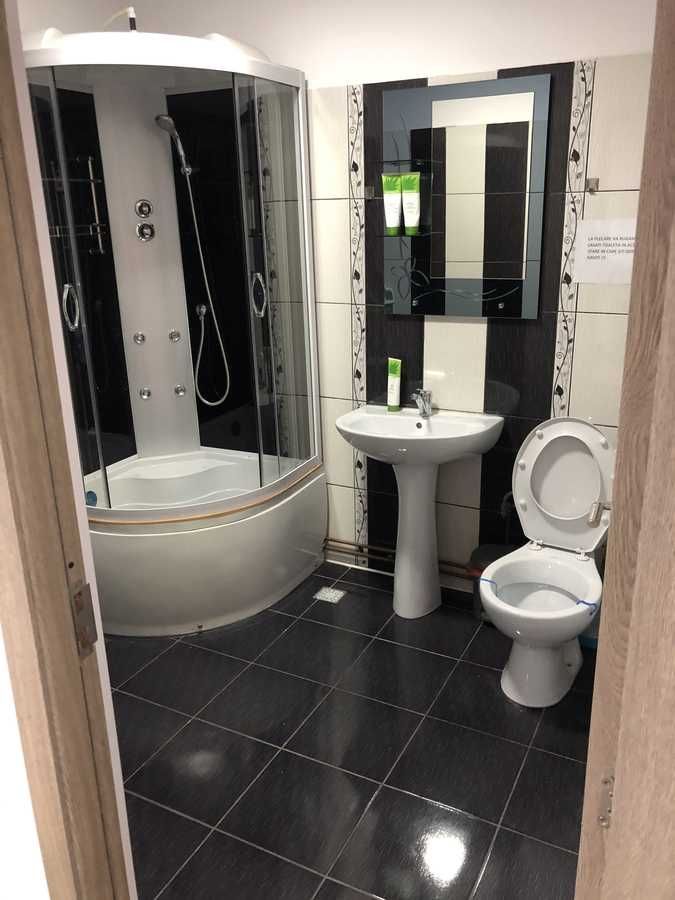 ZONA VITAN AUCHAN 240 mp Et.1 si Mansarda 950 euro