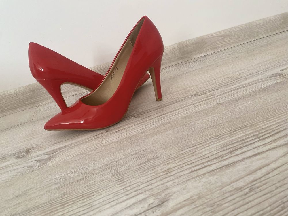 Pantofi toc rosii