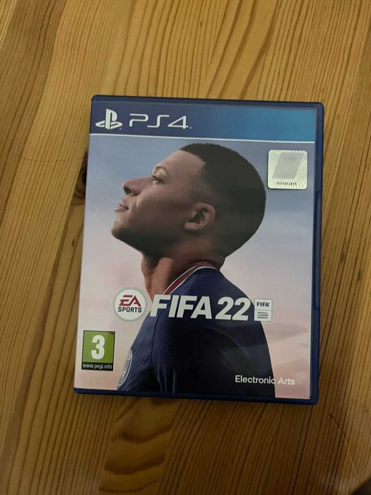 Плейстейшън 4, 2 джойстика и игри