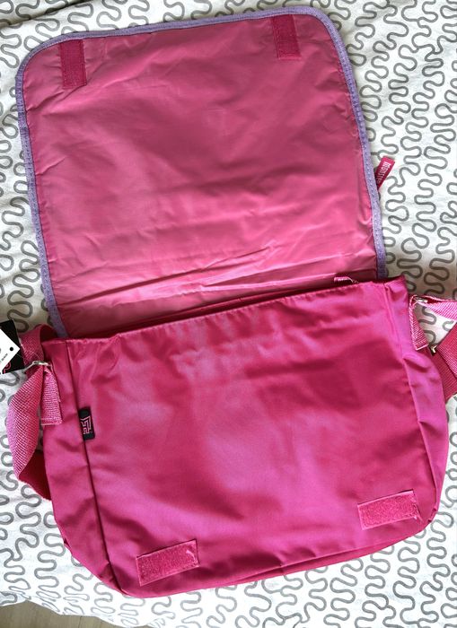 Продам школьную сумку для девочки