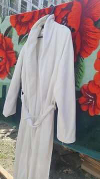 Продам Махровый халат белый