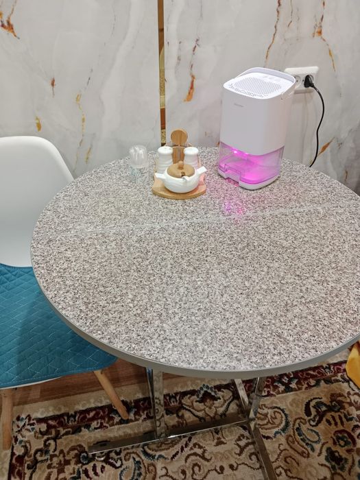 Продам стол в идеале