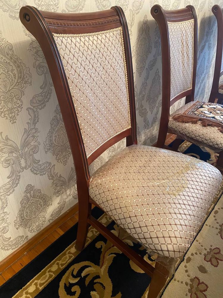 Срочно продам стулья