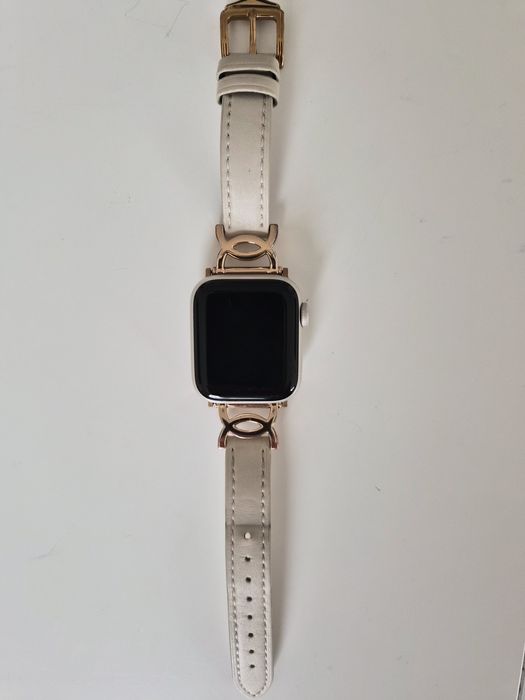 Продавам Apple Watch SE  (GPS + Cellular), 40 mm, цвят Starligh