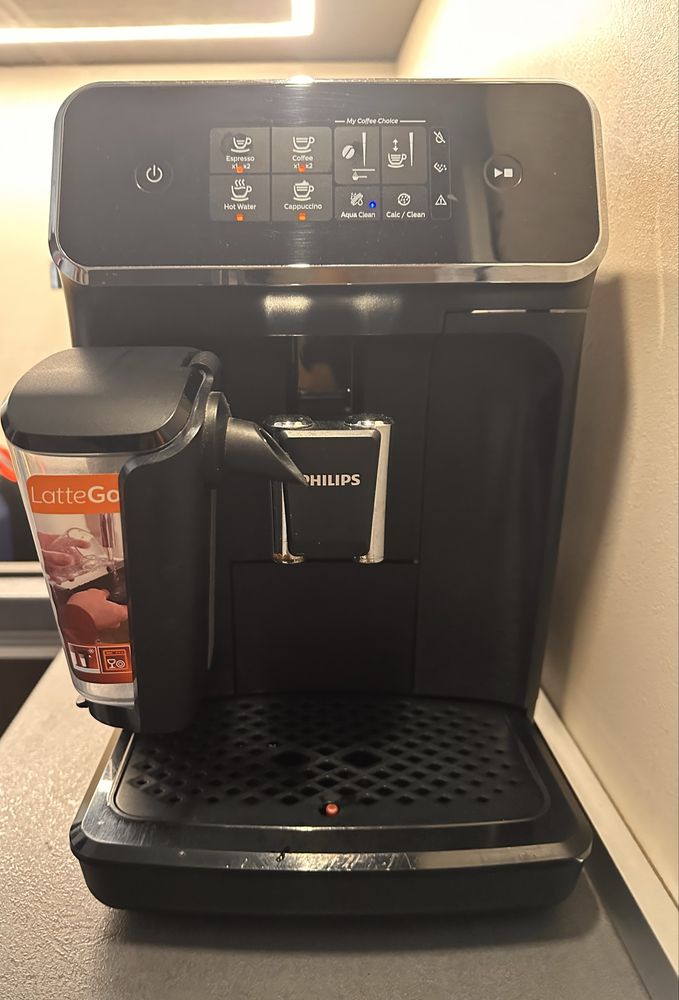 Кафеавтомат Philips LatteGo 2200