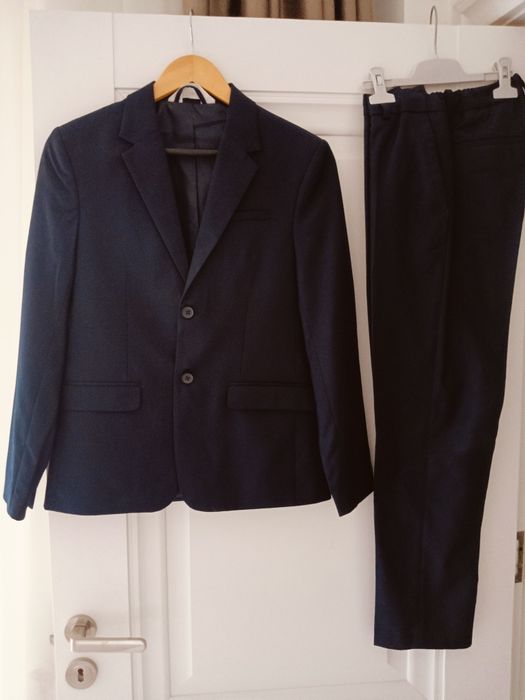 Costum H&M.158 cm