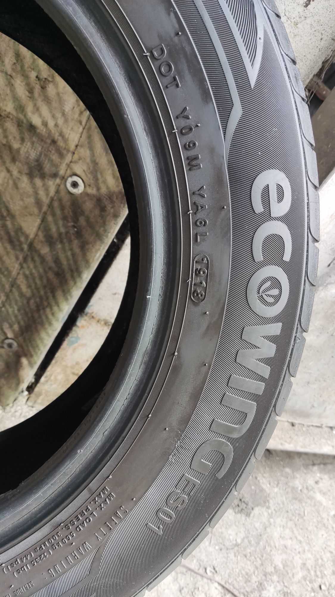 летни гуми гуми 185/65/15 Kumho EcoWing ES01
дотове 18та и 19 година
6