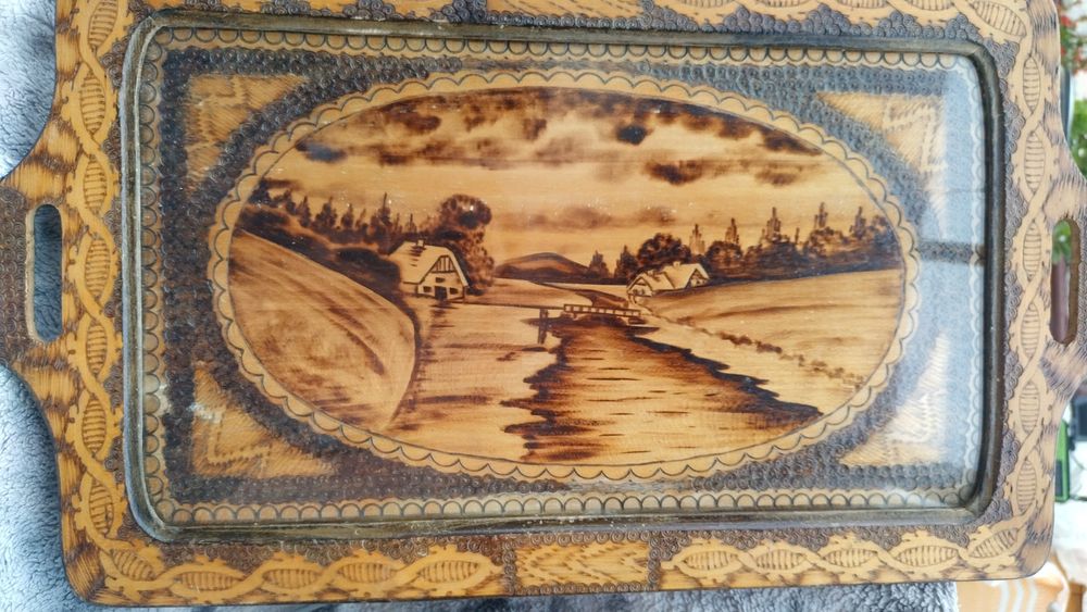 Изящен пирографиран поднос