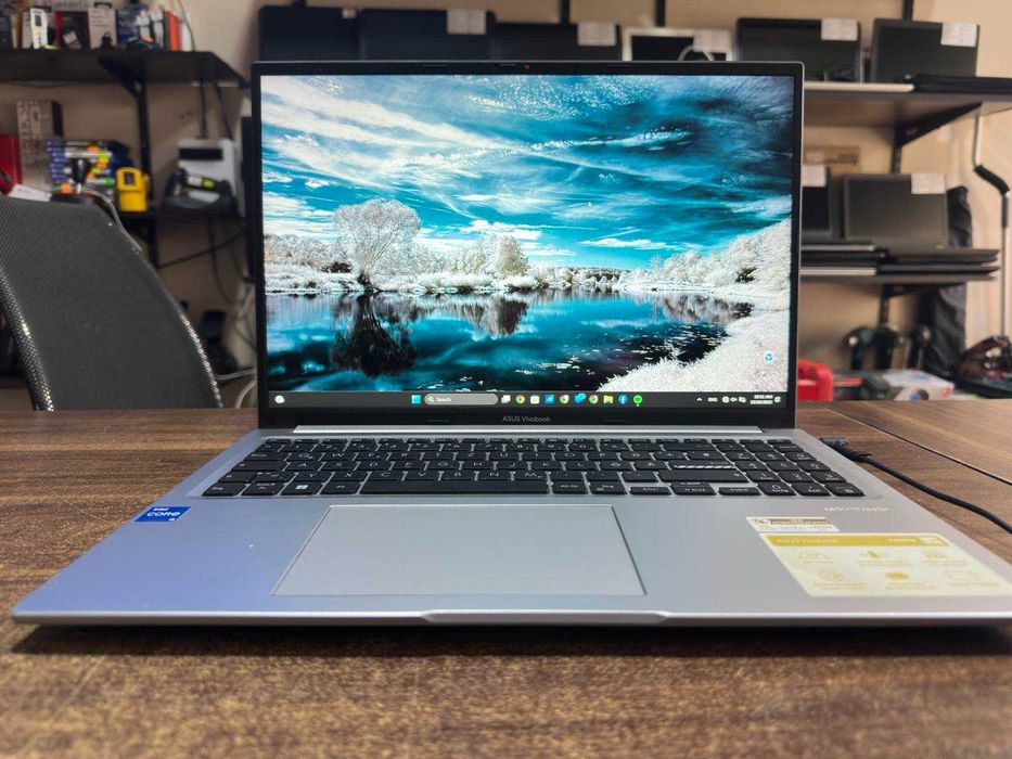 ASUS Vivobook 16 x1605e, i5-1135G7, Iris XeGraphics G7, 512GB SSD NVMe