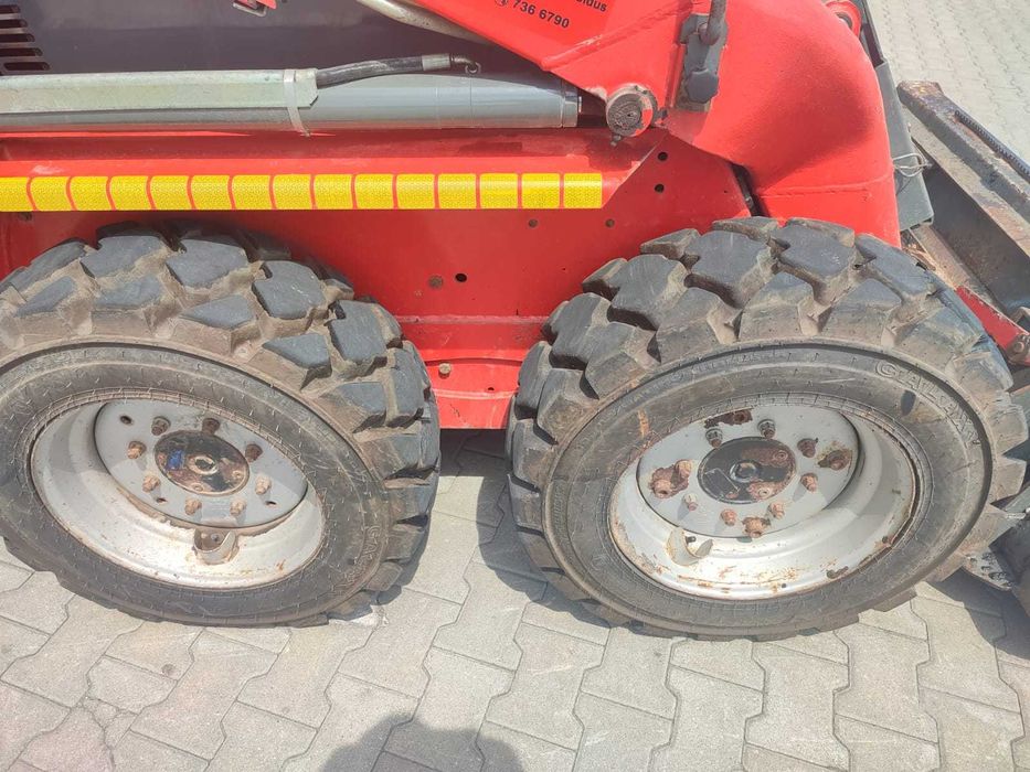 Miniincarcator frontal Neuson 701s