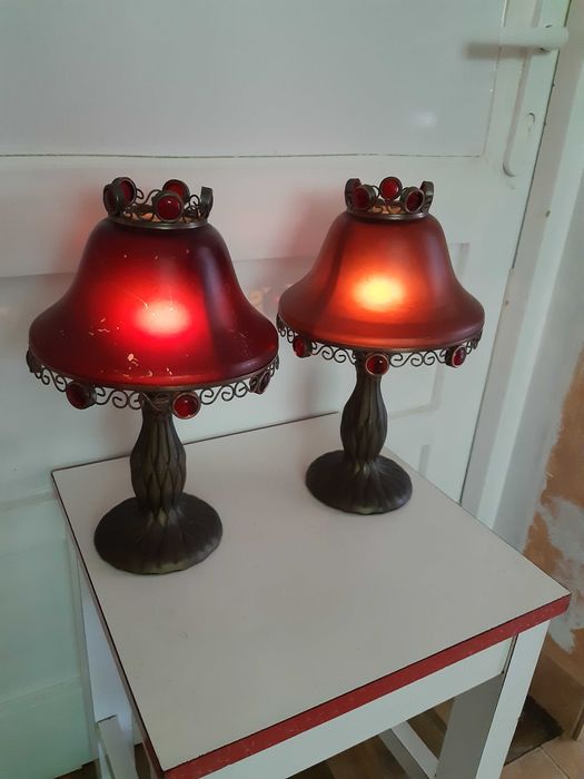 Sfesnice din compozit cu abajur sticla groasa bordo cu inaltime 30cm