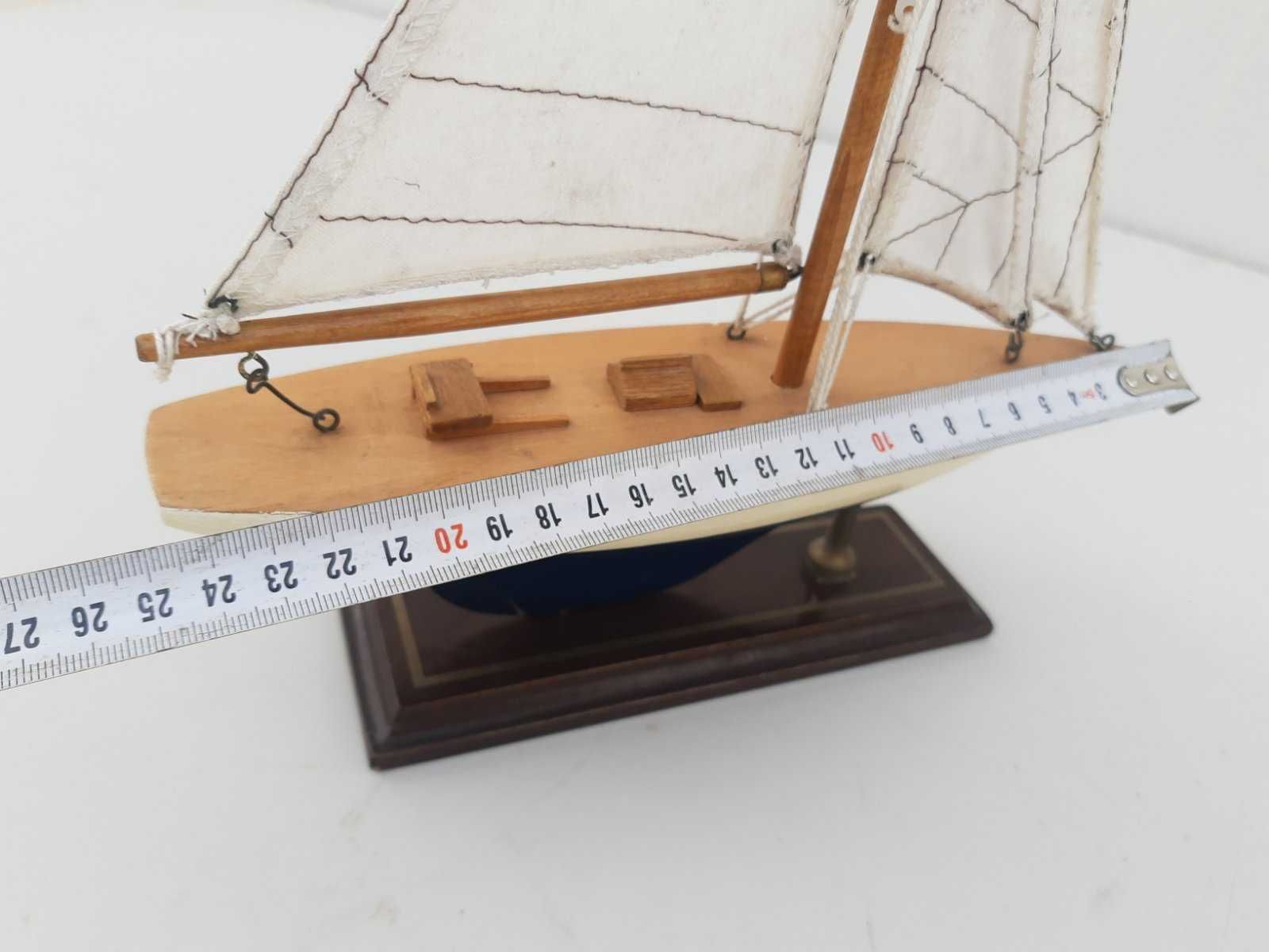 Стар дървен макет на Ветроходна яхта (лодка) . Внос Холандия
