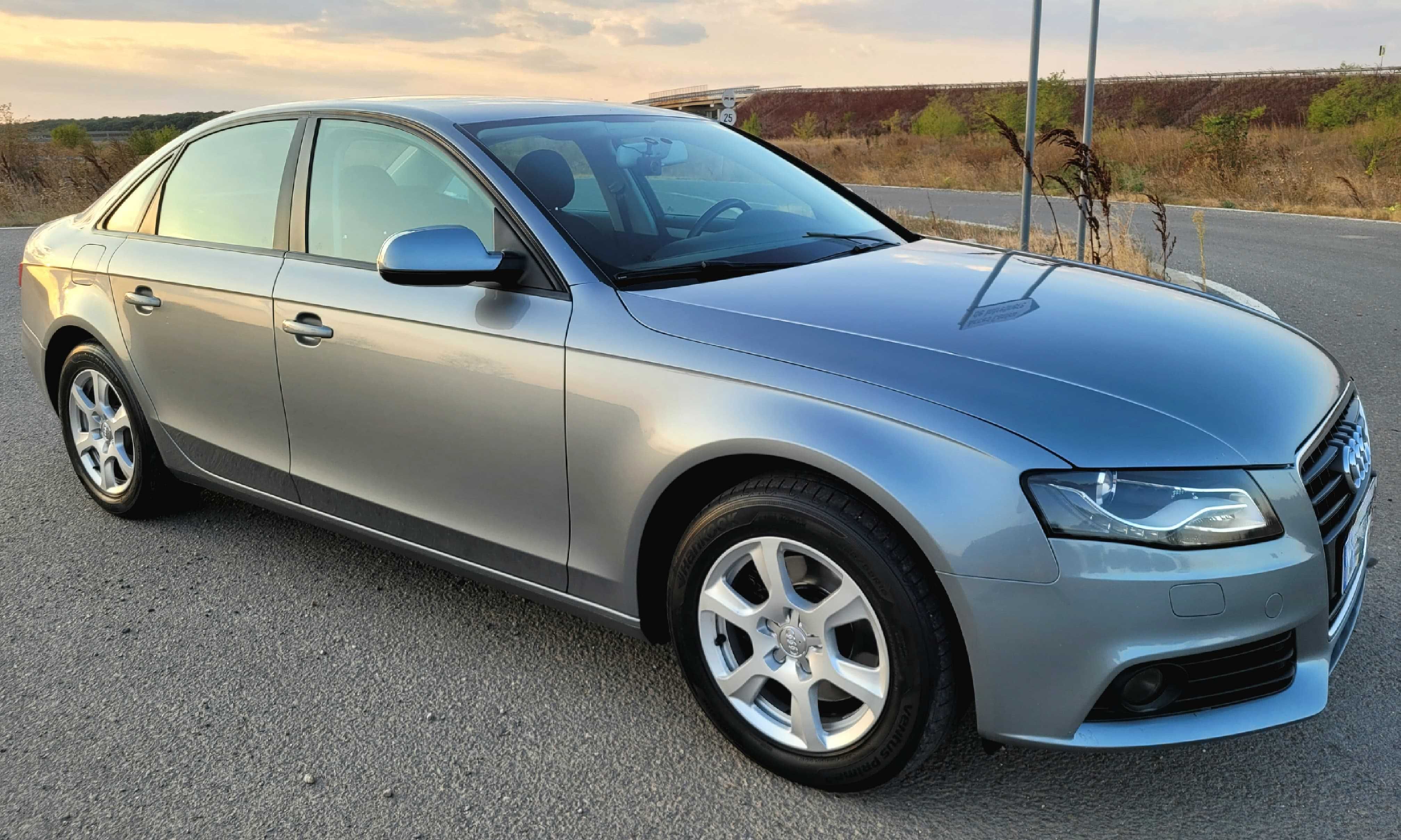 Audi A4 B8 | 1.8TFSI | LED F+S | Carte service | Proprietar