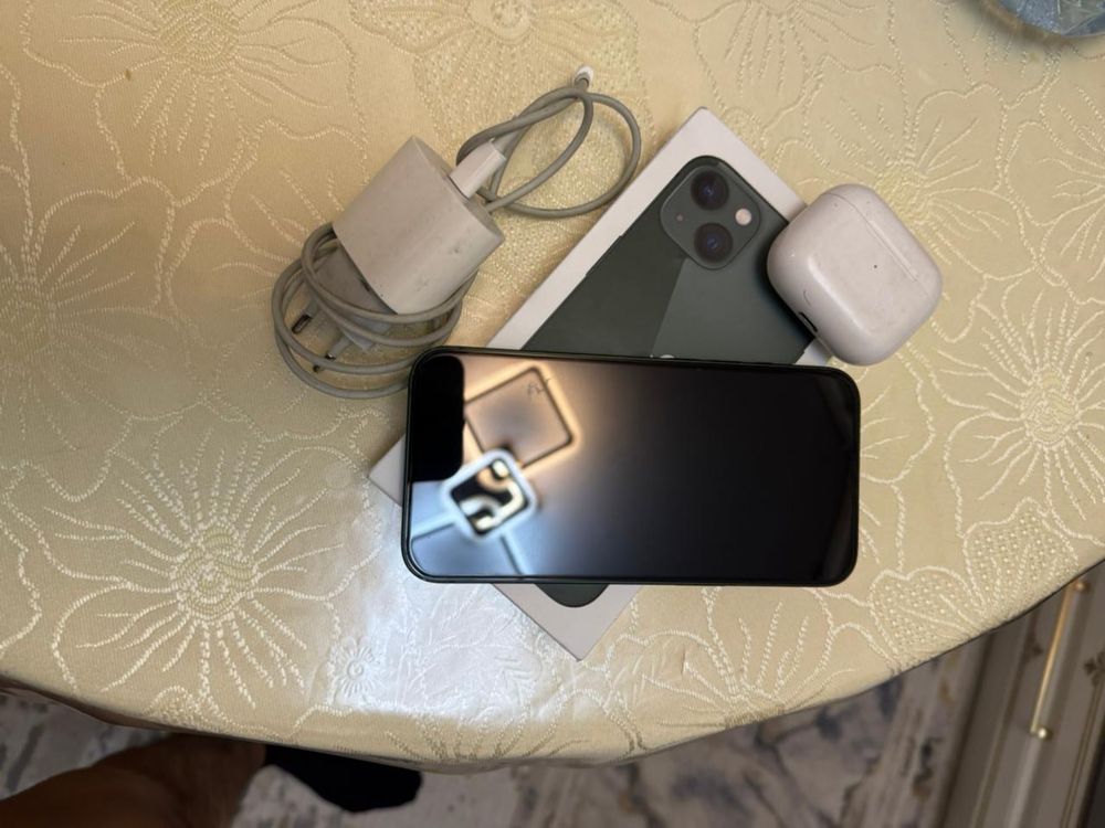 iPhone 13 128гб как новый