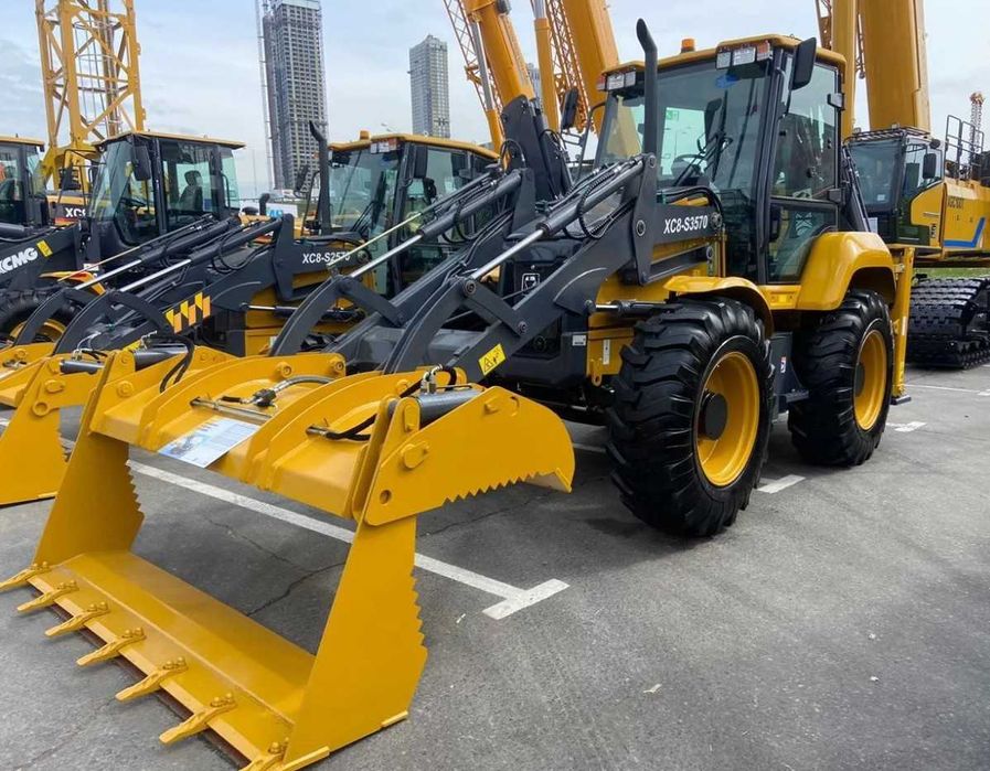 Экскаватор-погрузчик XCMG XC8-S3570 сотувда тайёр