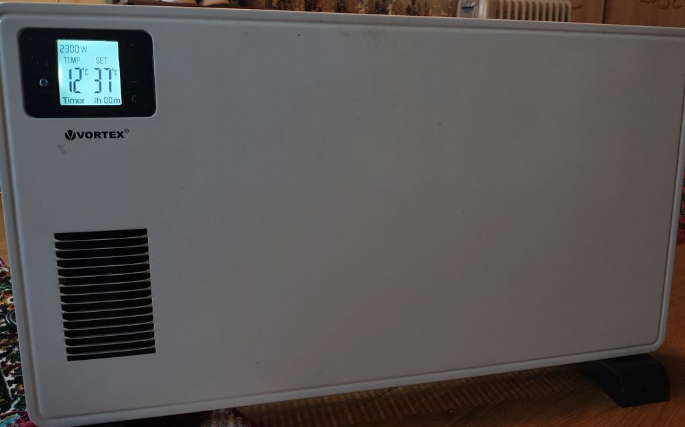 Calorifer electric Vortex cu termostat digital – stare foarte bună
