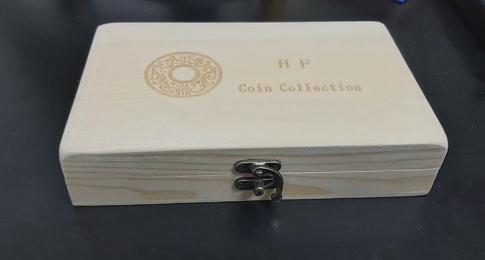 Кутия дървена за съхранение на монети.