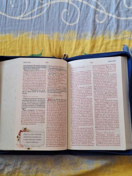 Biblia de studiu pentru femei